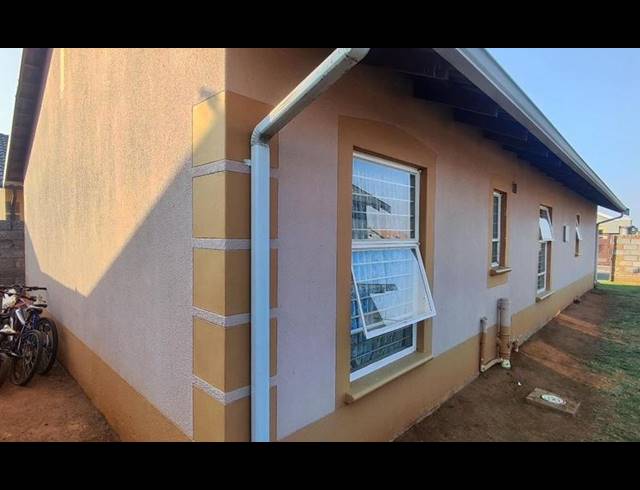 3 BEDROOM HOUSE FOR SALE IN SALFIN